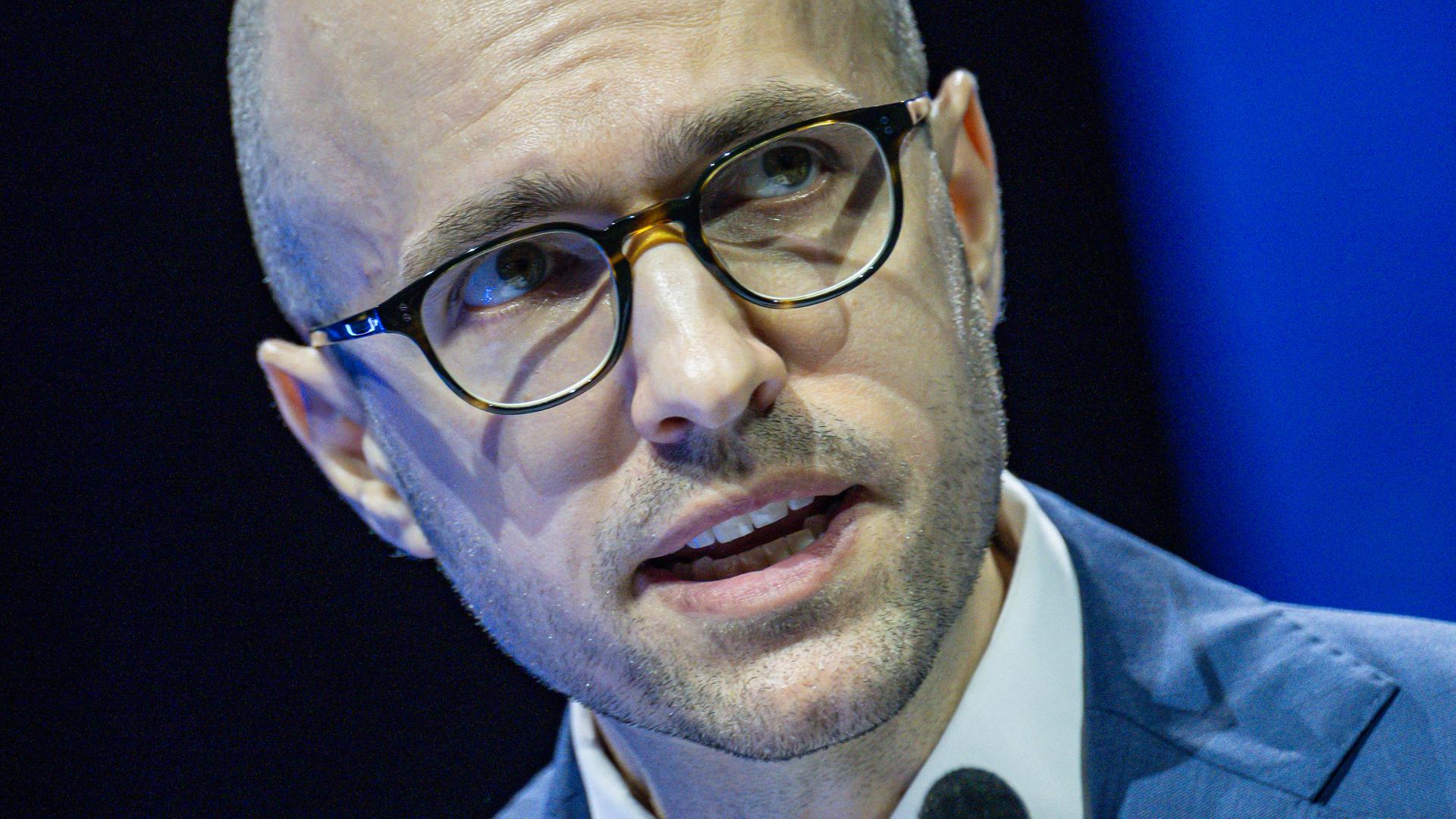 Der Herausgeber der US-Tageszeitung "New York Times", Arthur Gregg Sulzberger, spricht bei einer Konferenz.