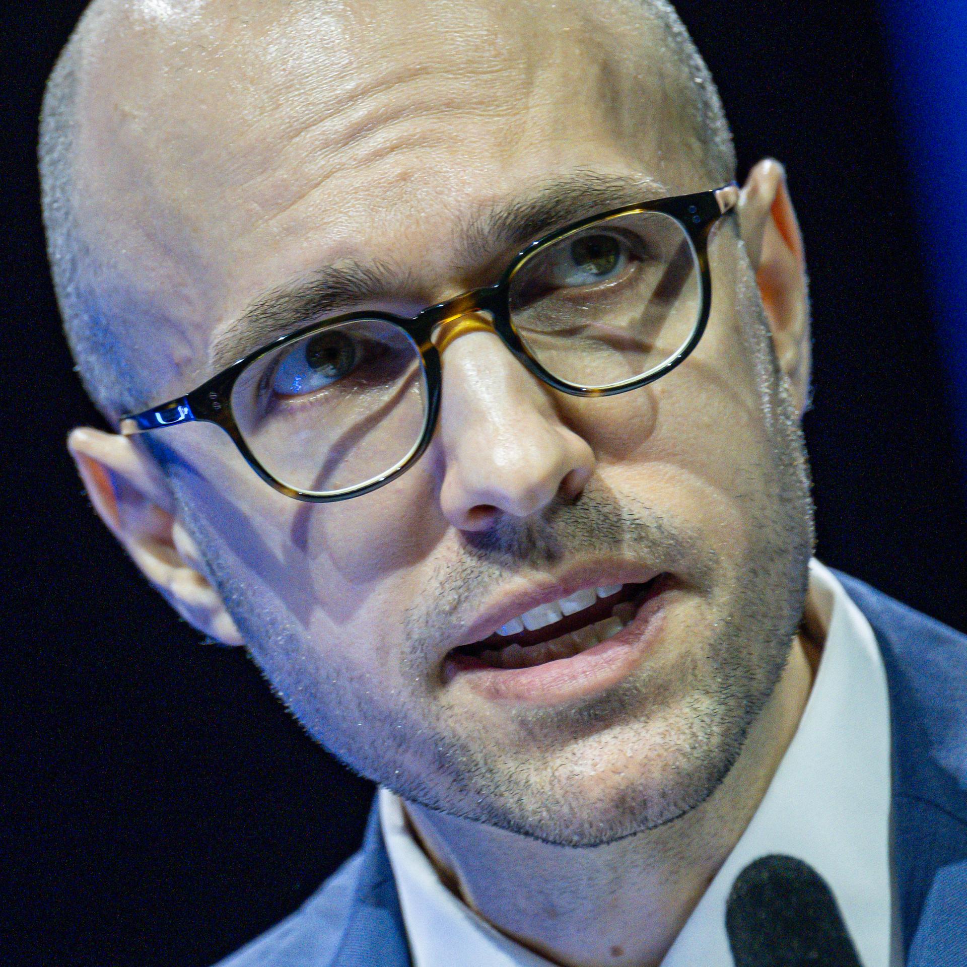 Medienkongress in Frankreich - New-York-Times-Herausgeber Sulzberger bezichtigt KI-Konzerne des Diebstahls geistigen Eigentums
