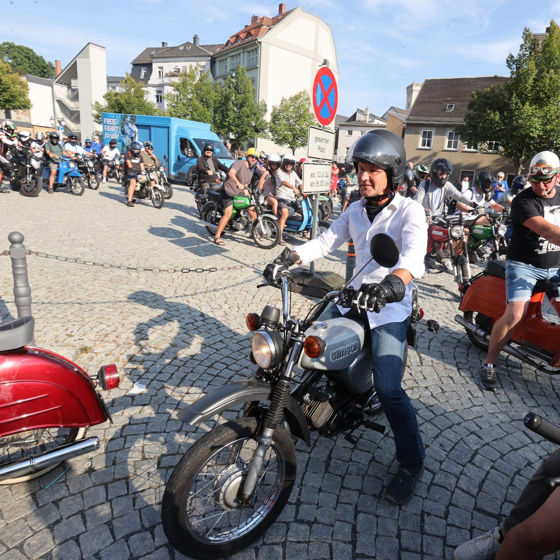 "Schwalbe" - Nachfahren der jüdischen Familie Simson wehren sich gegen Vereinnahmung durch AfD