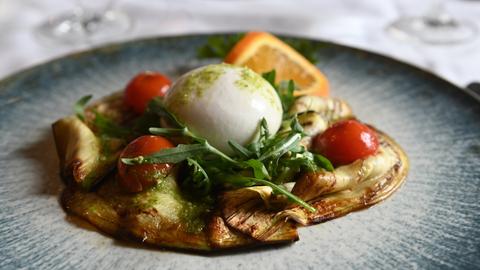Vorspeise mit Auberginen und Büffelmozarella Vorspeise mit Auberginen und Büffelmozarella