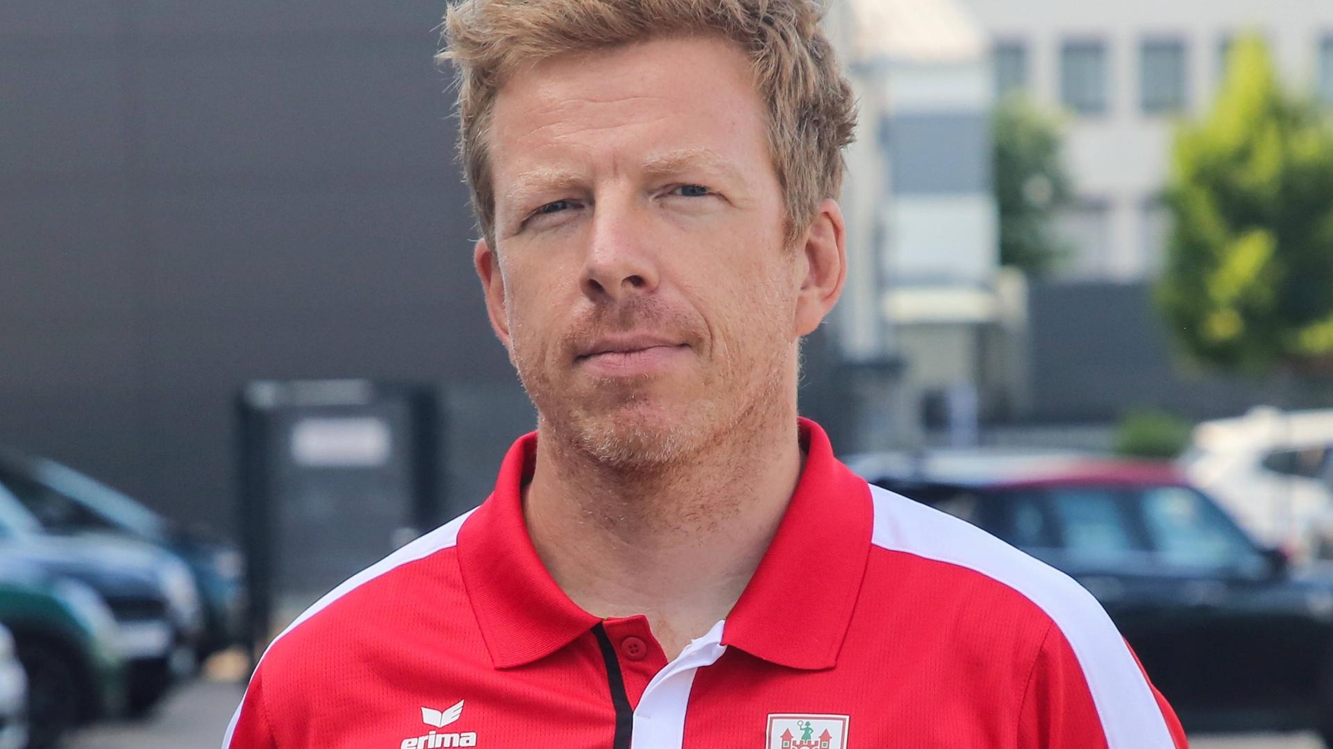 Das Foto zeigt den Schwimmtrainer Bernd Berkhahn. Das Foto zeigt den Schwimmtrainer Bernd Berkhahn.