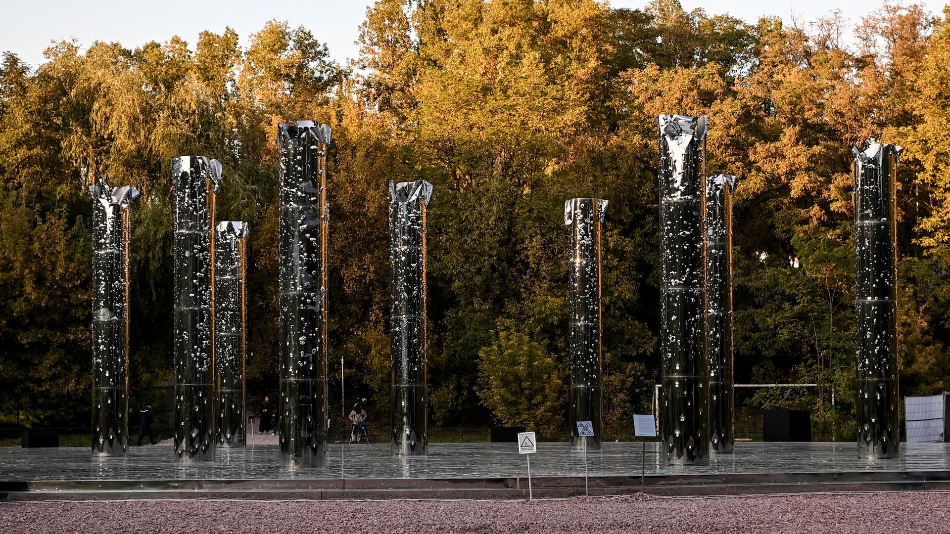 Mahnmal an den "Holocaust mit Kugeln" in der Gedenkstätte Babyn Jar. Bis zur Befreiung der ukrainischen Hauptstadt durch die Rote Armee im November 1943 wurden in Babyn Jar (Altweiberschlucht) rund 100.000 Menschen ermordet. Die Schlucht gilt als das größte Massengrab in Europa.