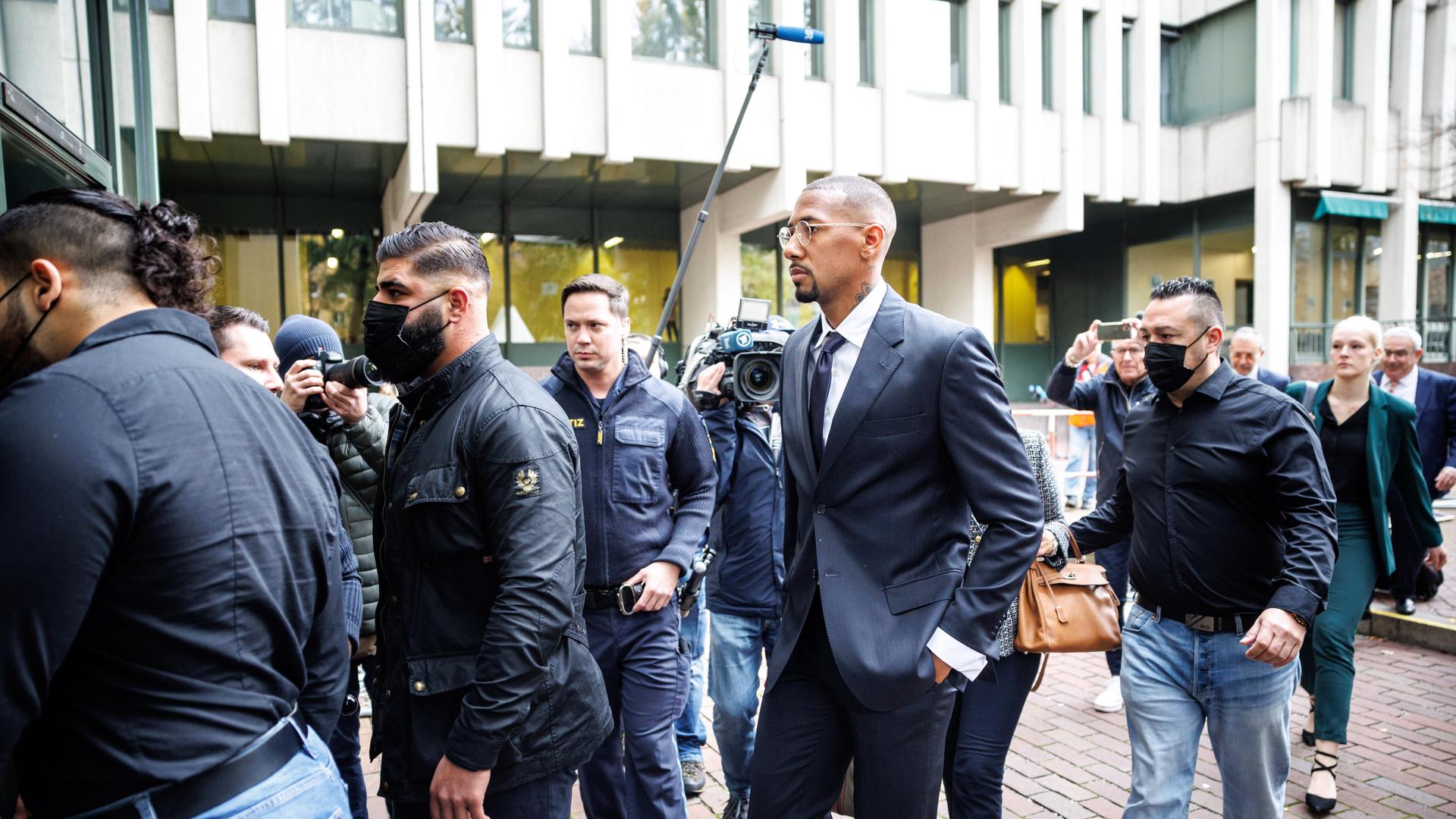 Der Fußballspieler Jérôme Boateng auf dem Weg zum Berufungsprozess gegen ihn Der Fußballspieler Jérôme Boateng auf dem Weg zum Berufungsprozess gegen ihn