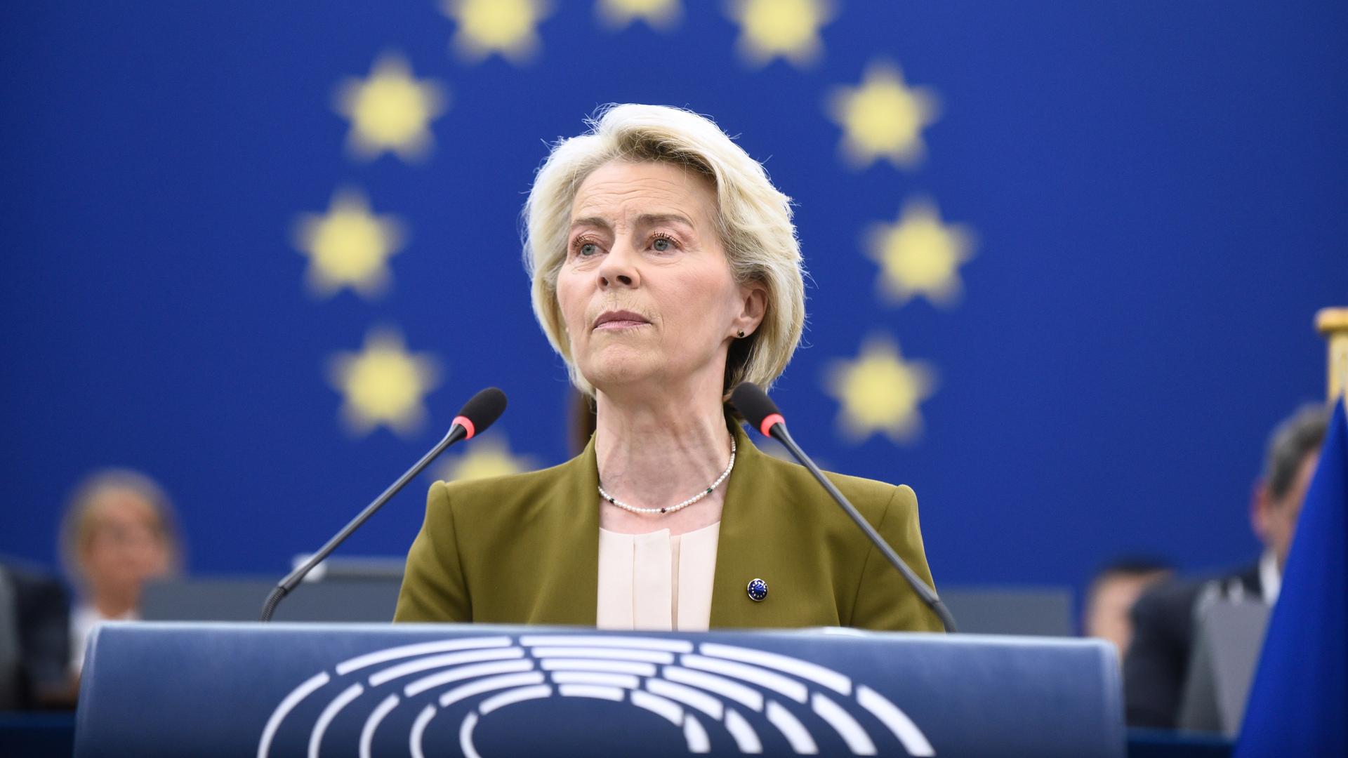 EU-Kommissionspräsidentin Ursula von der Leyen spricht im Europäischen Parlament in Straßburg EU-Kommissionspräsidentin Ursula von der Leyen spricht im Europäischen Parlament in Straßburg