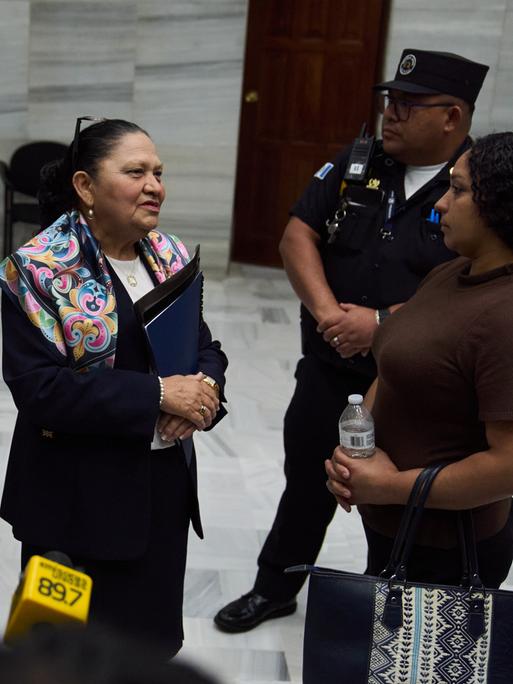 Generalstaatsanwältin Consuelo Porras spricht am 9. April 2026 in Guatemala-Stadt mit Reportern