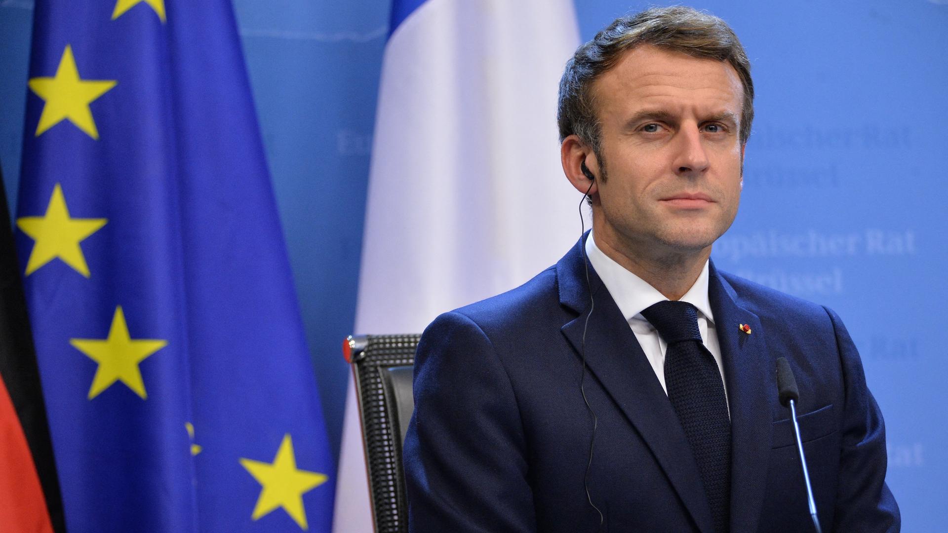 Frankreichs Präsident Emmanuel Macron bei einer Pressekonferenz in Brüssel im Dezember 2021