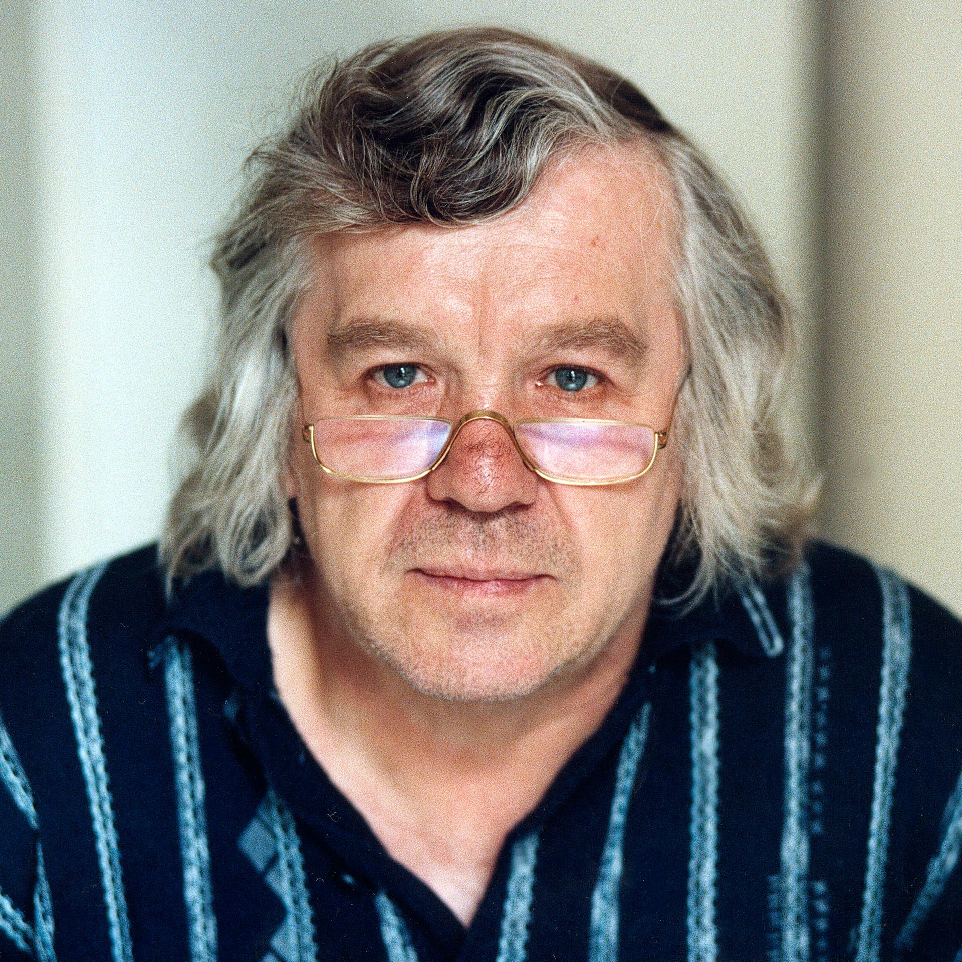 Porträt des deutschen Schriftstellers Wolfgang Hilbig aus dem Jahr 1998 