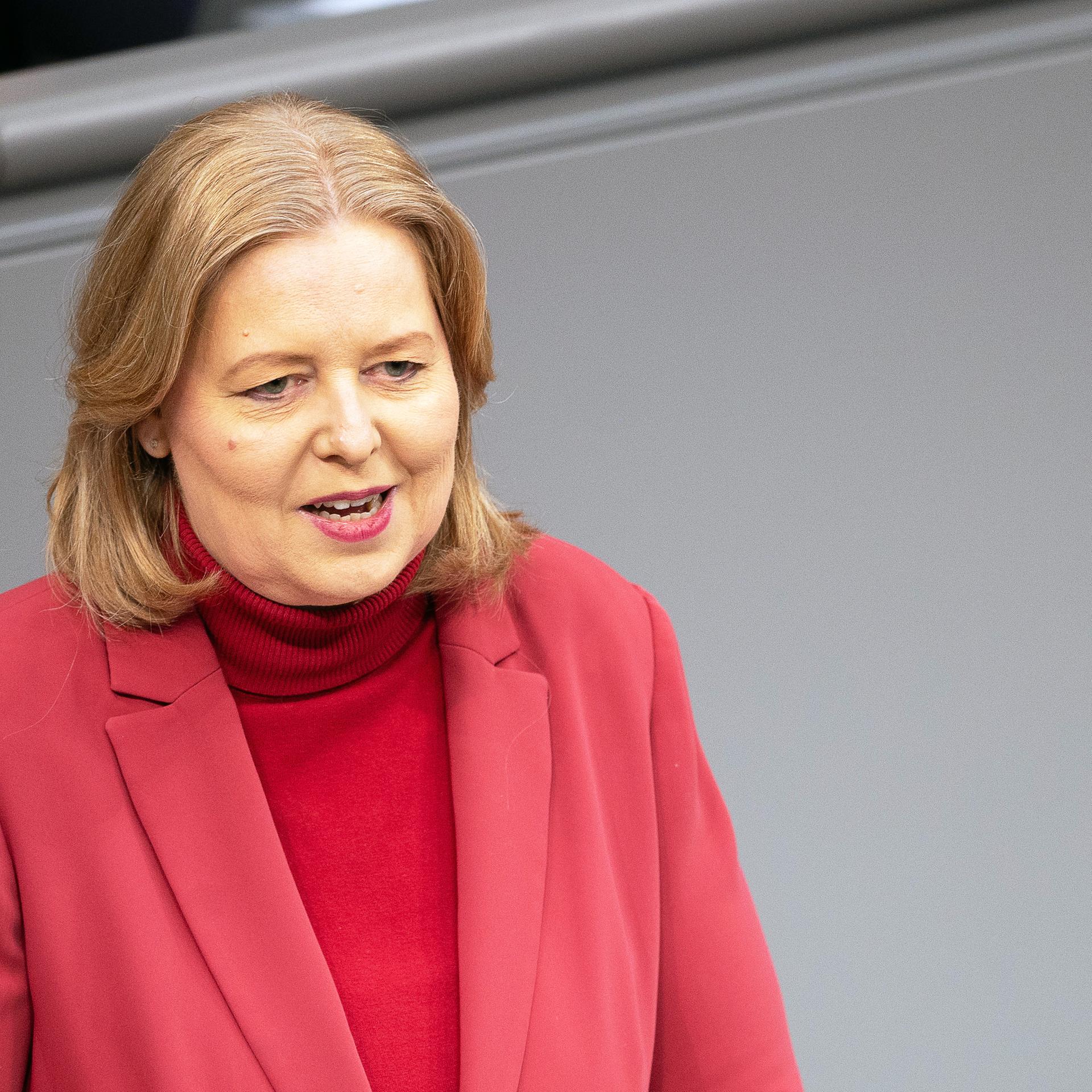 Bundestag - Beratungen über Arbeits- und Sozialbudget