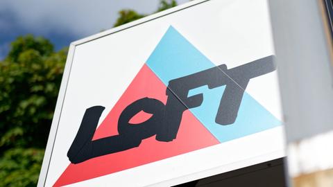 Werbeschild des Köln- Ehrenfelder Konzertsaals LOFT.