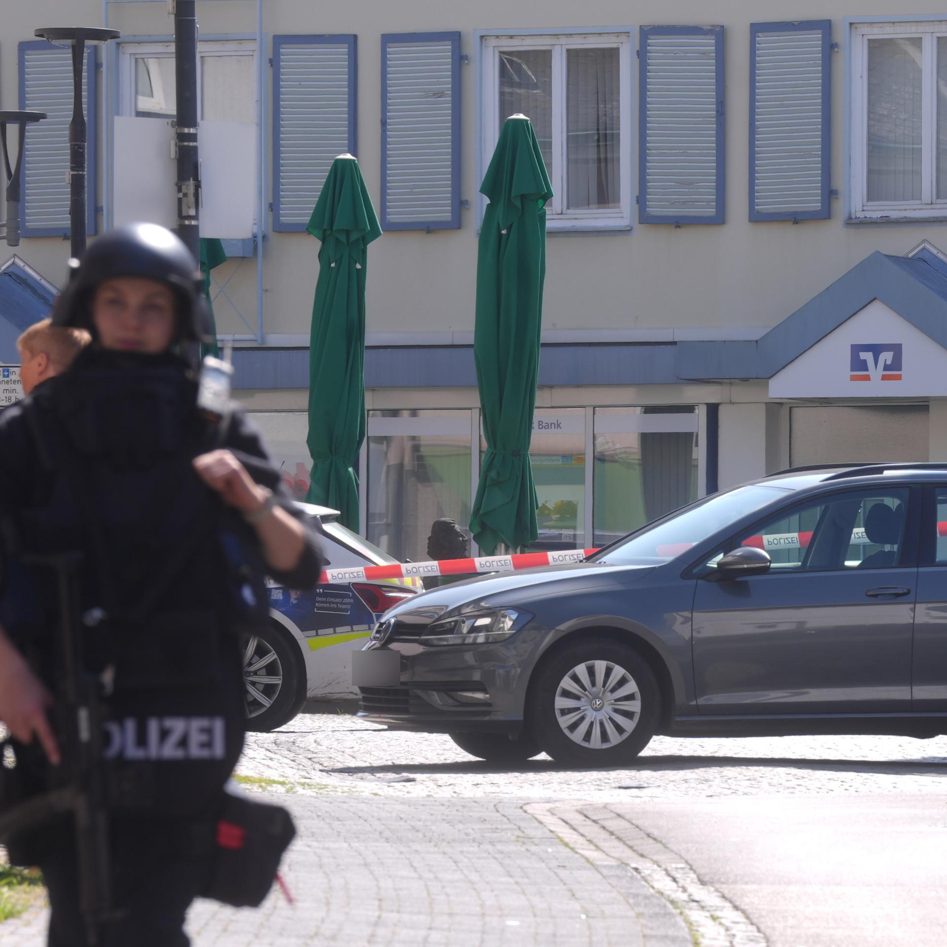 Volksbankfiliale - Geiselnahme in Bank in Sinzig