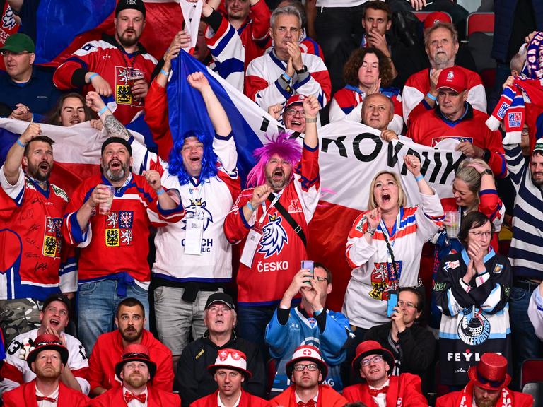 Tschechische Eishockey-Fans bei der Weltmeisterschaft in Riga, Lettland