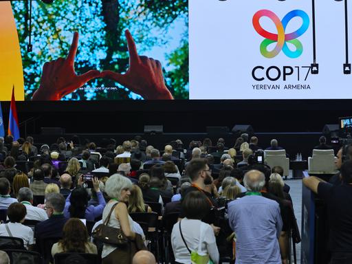 Das Foto zeigt die Eröffnungszeremonie der 17. Tagung der Konferenz der Vertragsparteien des Übereinkommens über die biologische Vielfalt (COP17) in Eriwan, Armenien. Das Foto zeigt die Eröffnungszeremonie der 17. Tagung der Konferenz der Vertragsparteien des Übereinkommens über die biologische Vielfalt (COP17) in Eriwan, Armenien.