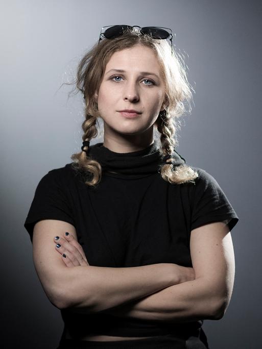 Porträt der russischen Aktivistin und Musikerin bei 'Pussy Riot', Maria Aljechina. Paris, 2017.