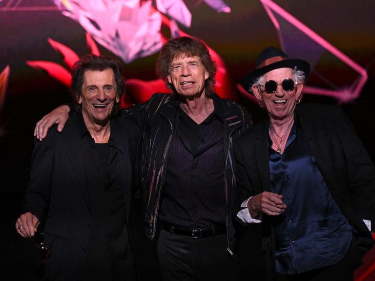 Die Rolling Stones: Ron Wood, Mick Jagger und Keith Richards präsentieren mit "Hackney Diamonds" ihr erstes Album mit neuen, eigenen Songs seit 18 Jahren im Hackney Empire in London