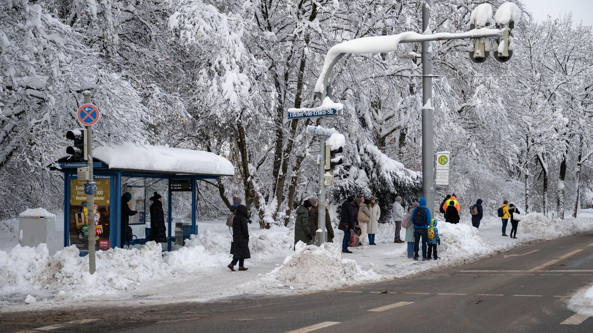 Schnee-Chaos - Bahnverkehr In Bayern Bis Mitte Der Woche Eingeschränkt