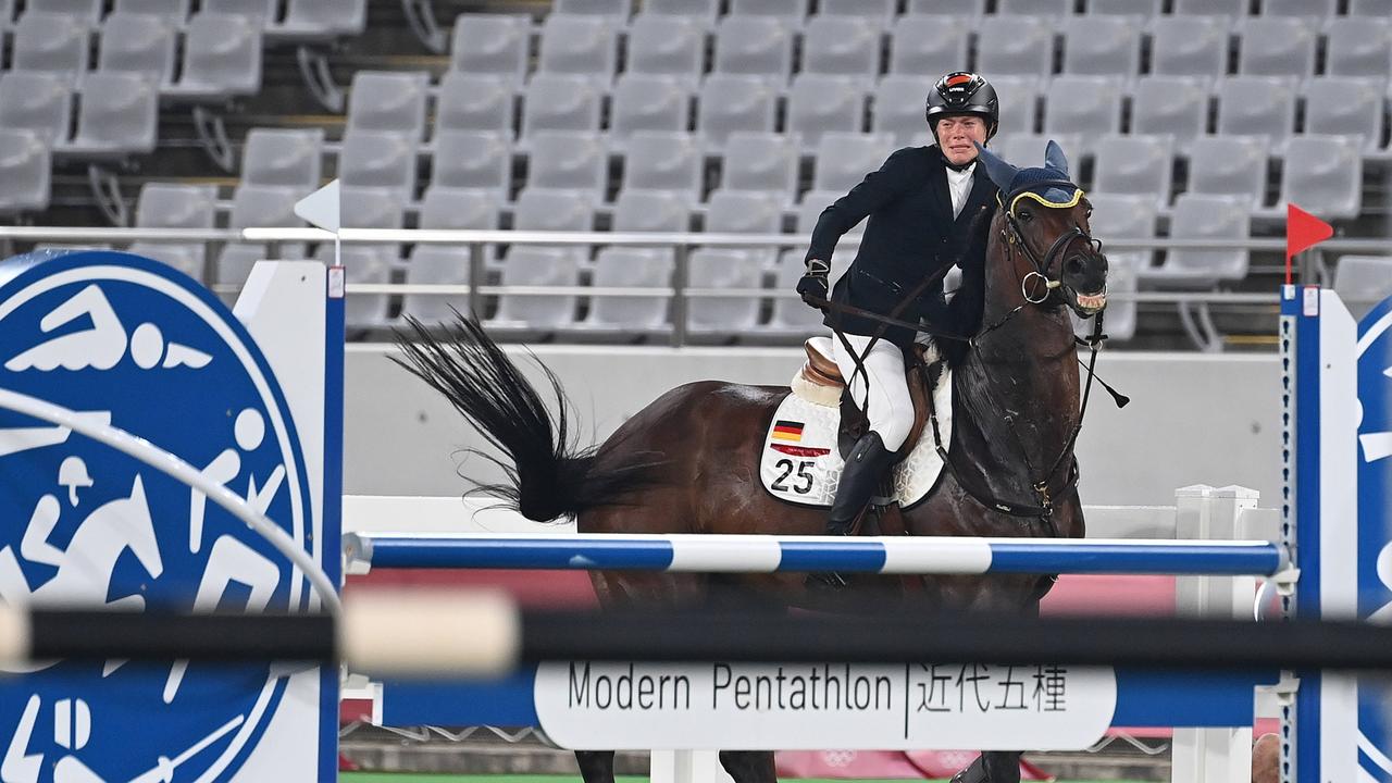 Annika Schleu verzweifelte bei den Olympischen Spielen 2021 in Tokio, weil Pferd Saint Boy Hindernisse verweigerte.