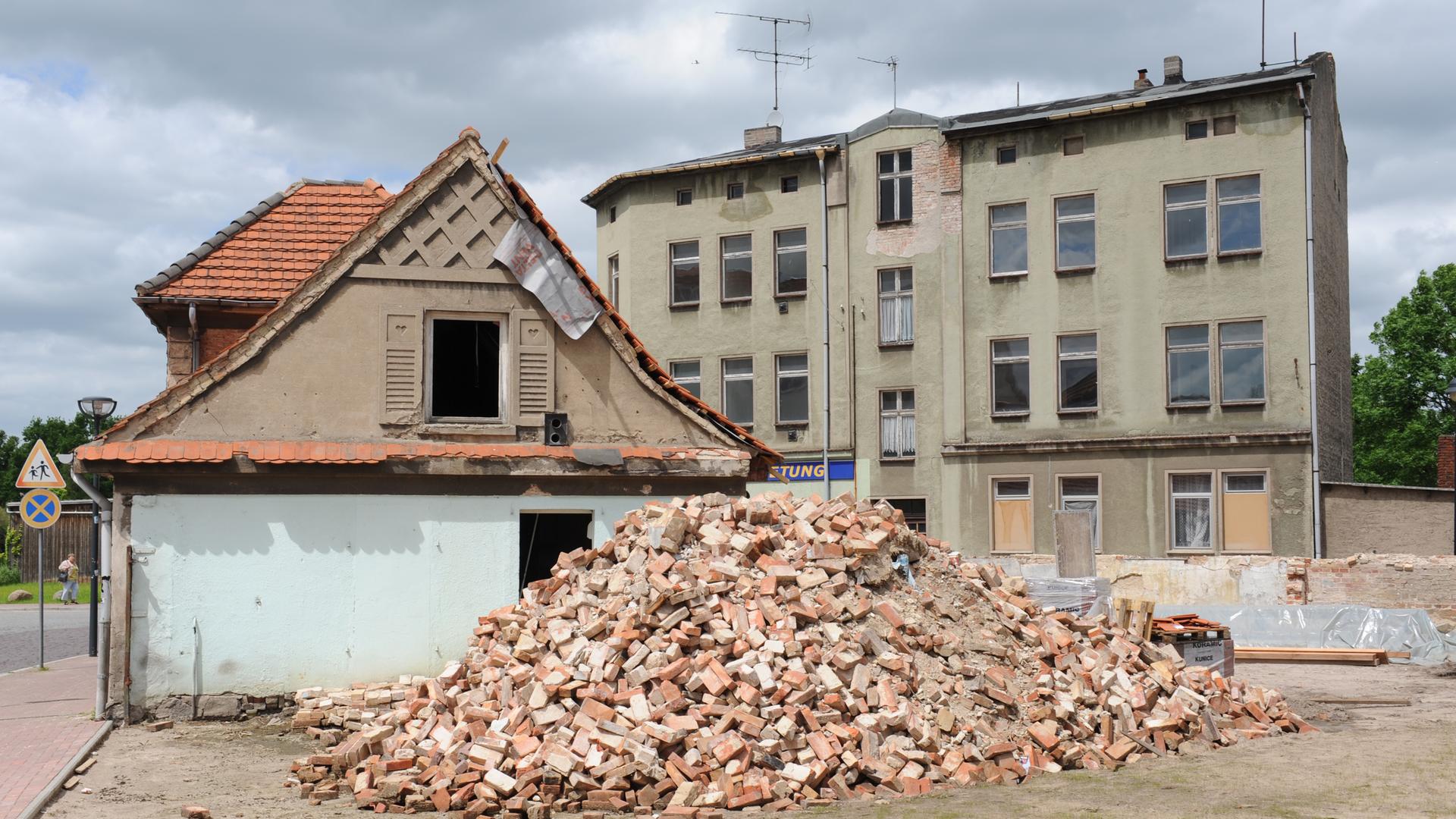 Der Blick auf Häuser in der Hansestadt Anklam.