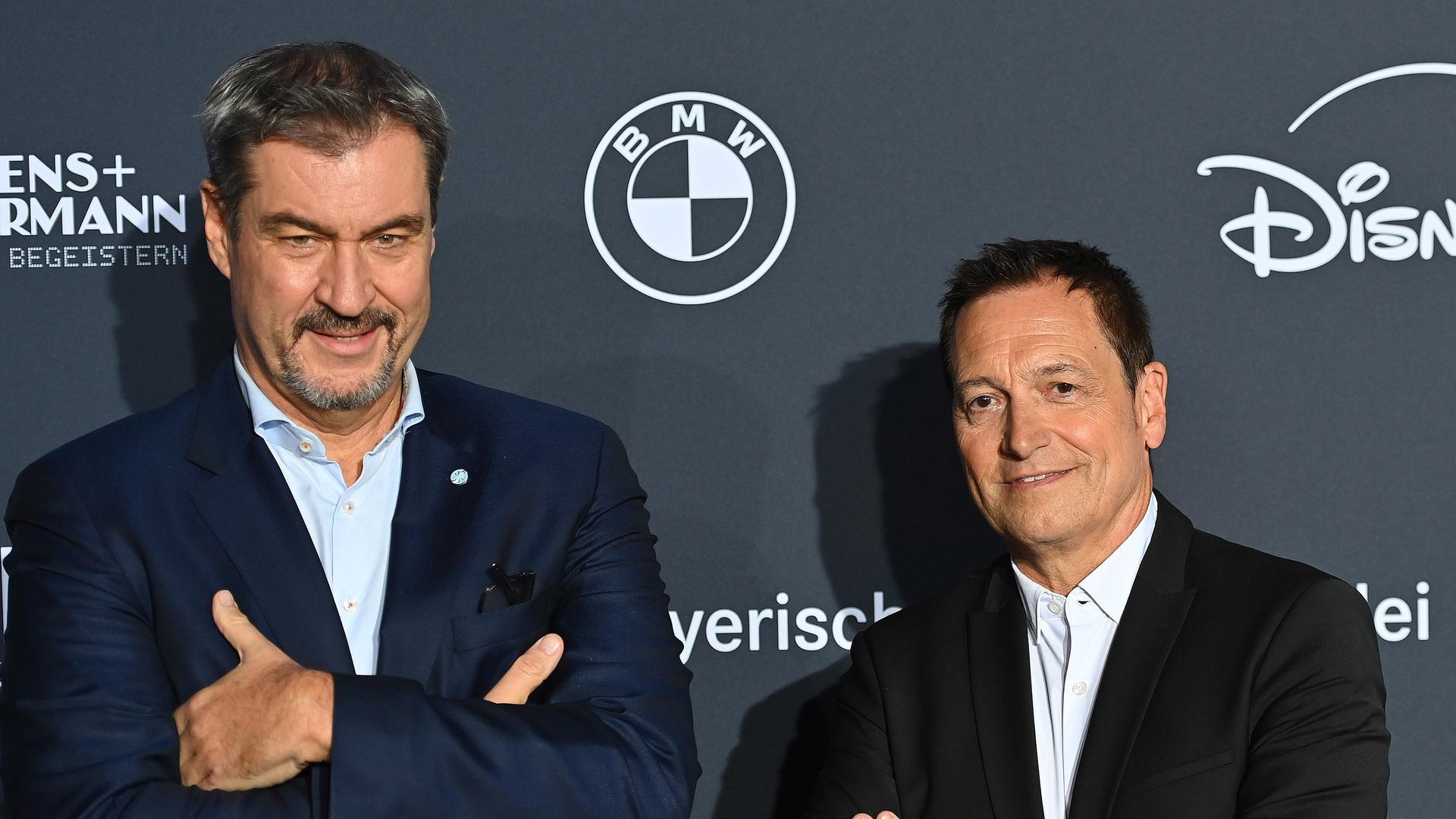 vli:Markus SOEDER (Ministerpraesident Bayern und CSU Vorsitzender) mit Dieter NUHR Roter Teppich,Blauer Panther TV und Streaming Award 2024 am 23.10.2024 in der BMW Welt Muenchen. vli:Markus SOEDER (Ministerpraesident Bayern und CSU Vorsitzender) mit Dieter NUHR Roter Teppich,Blauer Panther TV und Streaming Award 2024 am 23.10.2024 in der BMW Welt Muenchen.