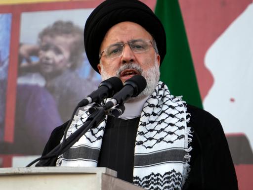 Der iranische Präsident Ebrahim Raisi während einer Anti-Israel-Demonstration am 18. Oktober 2023 in Teheran.