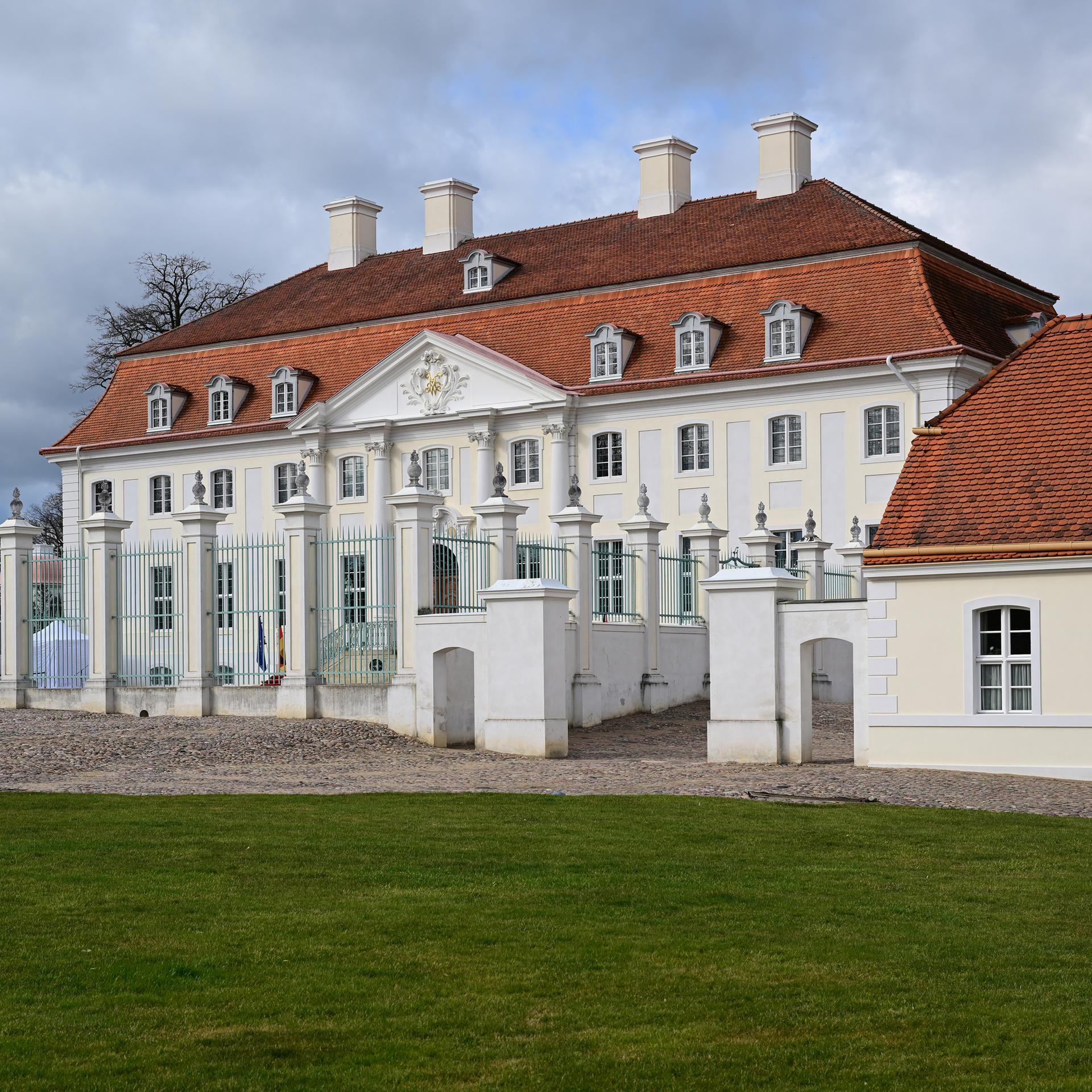Brandenburg - Bundesregierung gibt Gästehaus Meseberg auf