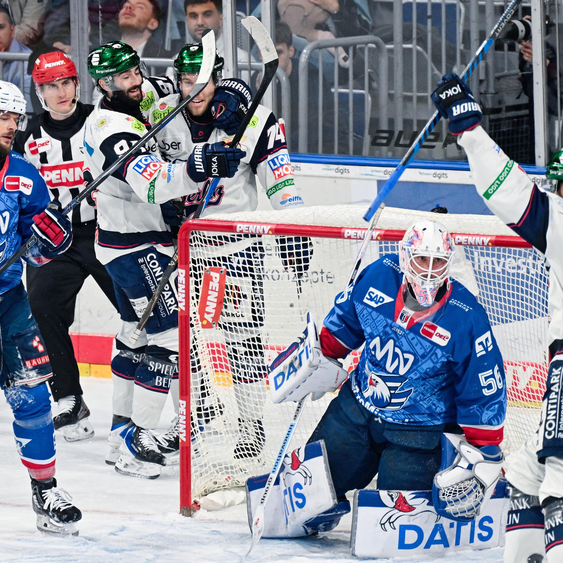 Eishockey - Eisbären Berlin gewinnen erstes Finalspiel in Mannheim