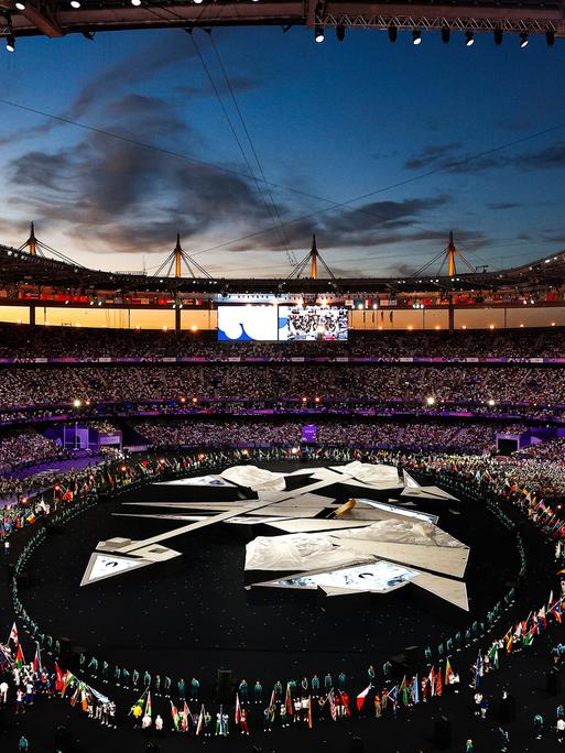 Ein Blick in das Stade de France von Saint-Denis während der Abschlussfeier der Olympischen Sommerspiele 2024. 