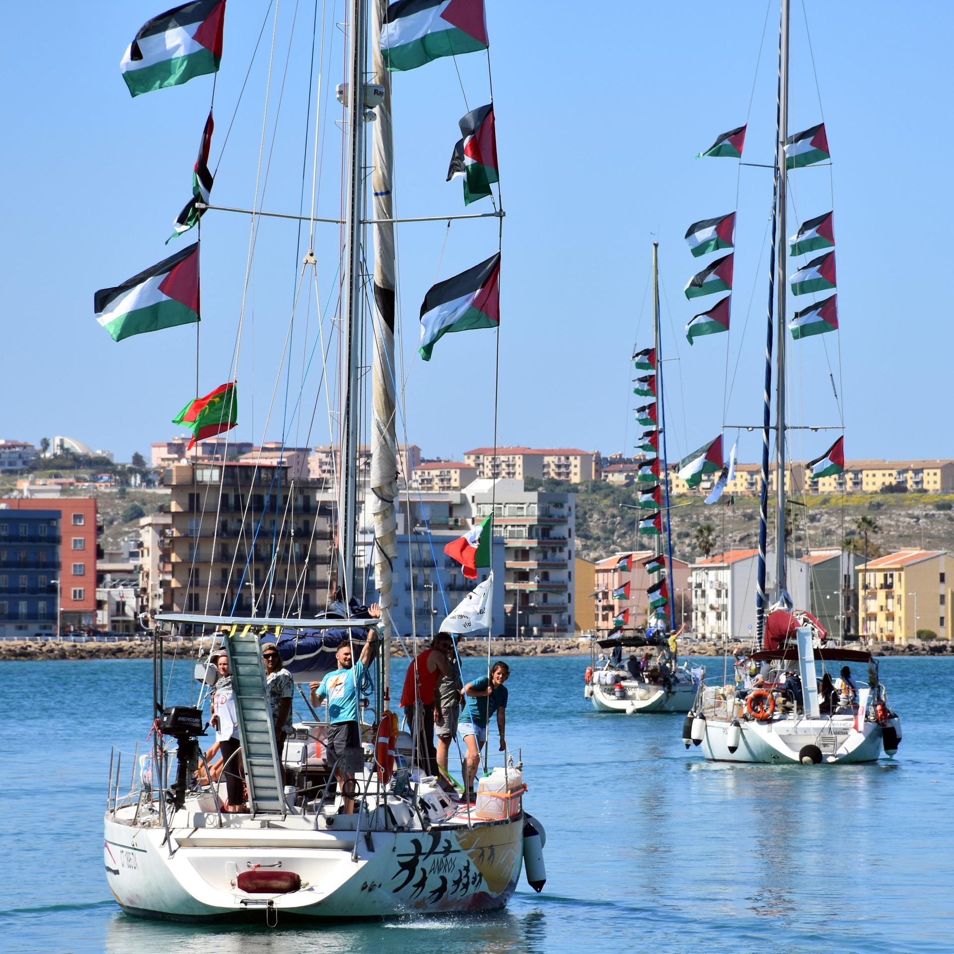 Drei Boote der Global Sumud Flotte startet in Sizilien zu Hilfslieferungen nach Gaza