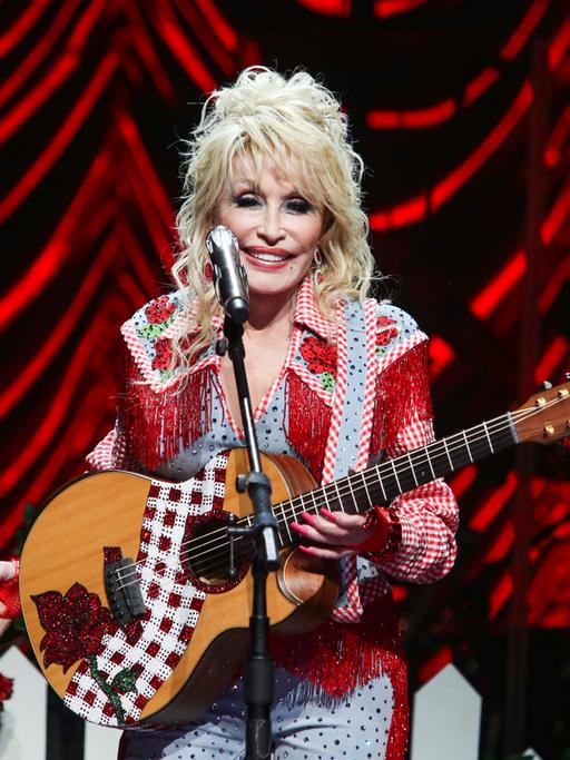 Die Country-Ikone Dolly Parton bei einem Auftritt in Austin, Texas am 18. März 2022