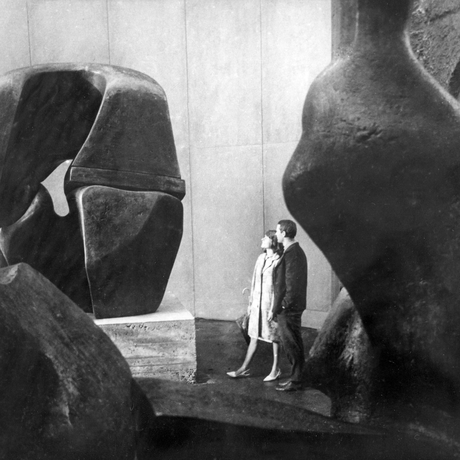 cover of episode 70 Jahre documenta - Weltkunst in der Provinz