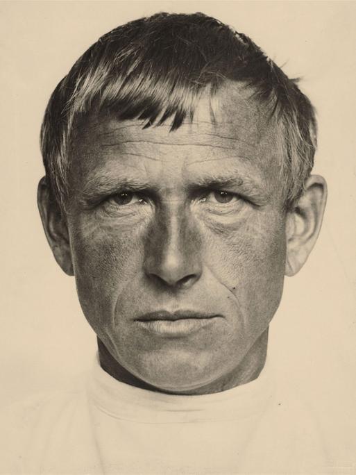 Porträt des Künstlers Otto Dix (1891-1969), Fotografie von Hugo Erfurth, ca. 1933.