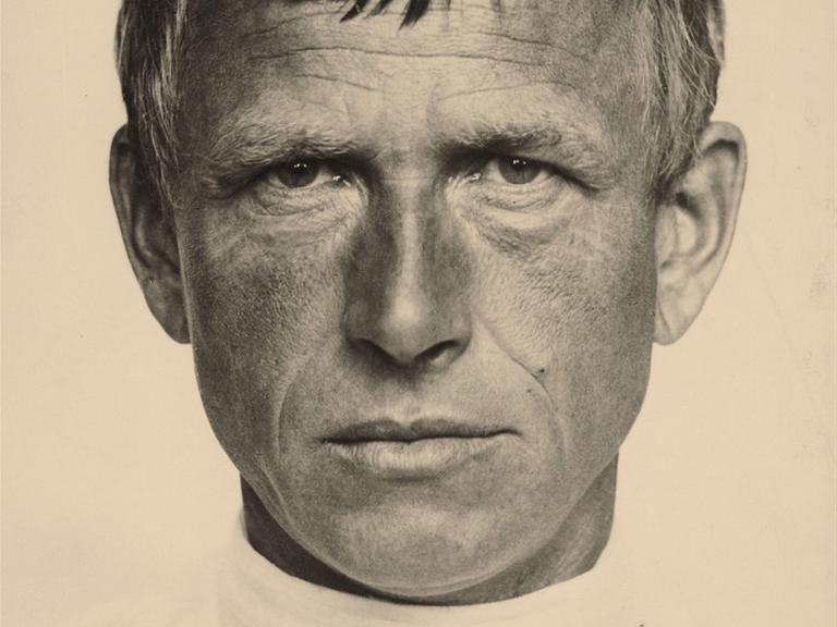 Porträt des Künstlers Otto Dix (1891-1969), Fotografie von Hugo Erfurth, ca. 1933.