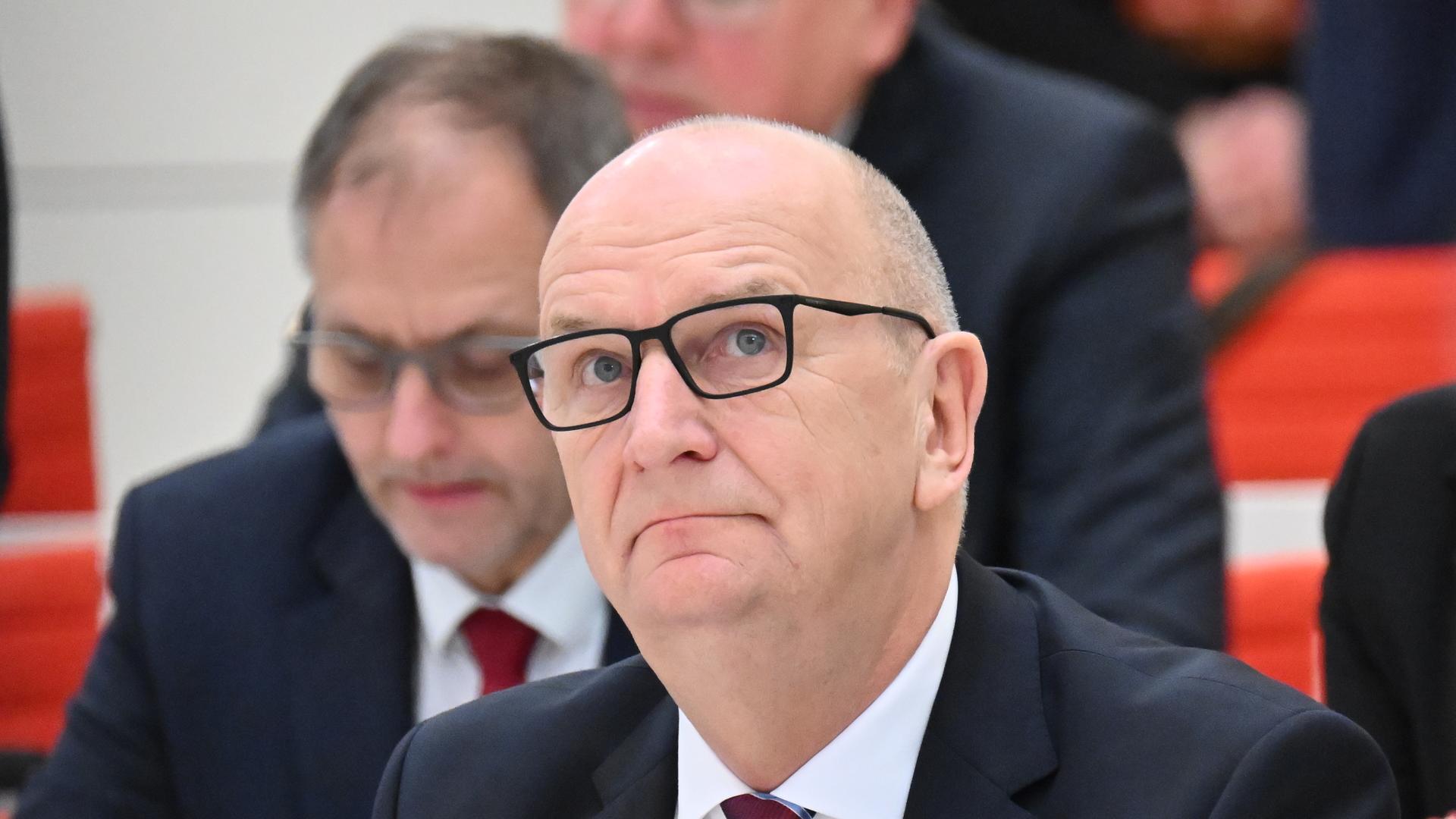 Dietmar Woidke (SPD), Ministerpräsident von Brandenburg, bei der Plenarsitzung im brandenburger Landtag. 