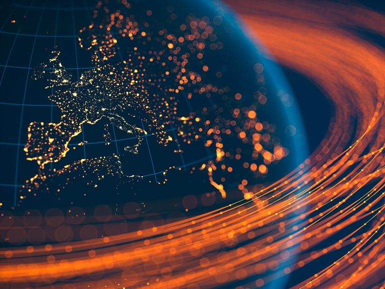 Visualisierung eines Globus im All. Auf der Weltkugel werden die Konturen der Kontinente als Lichtpunkte dargestellt. Der Fokus liegt auf Europa.