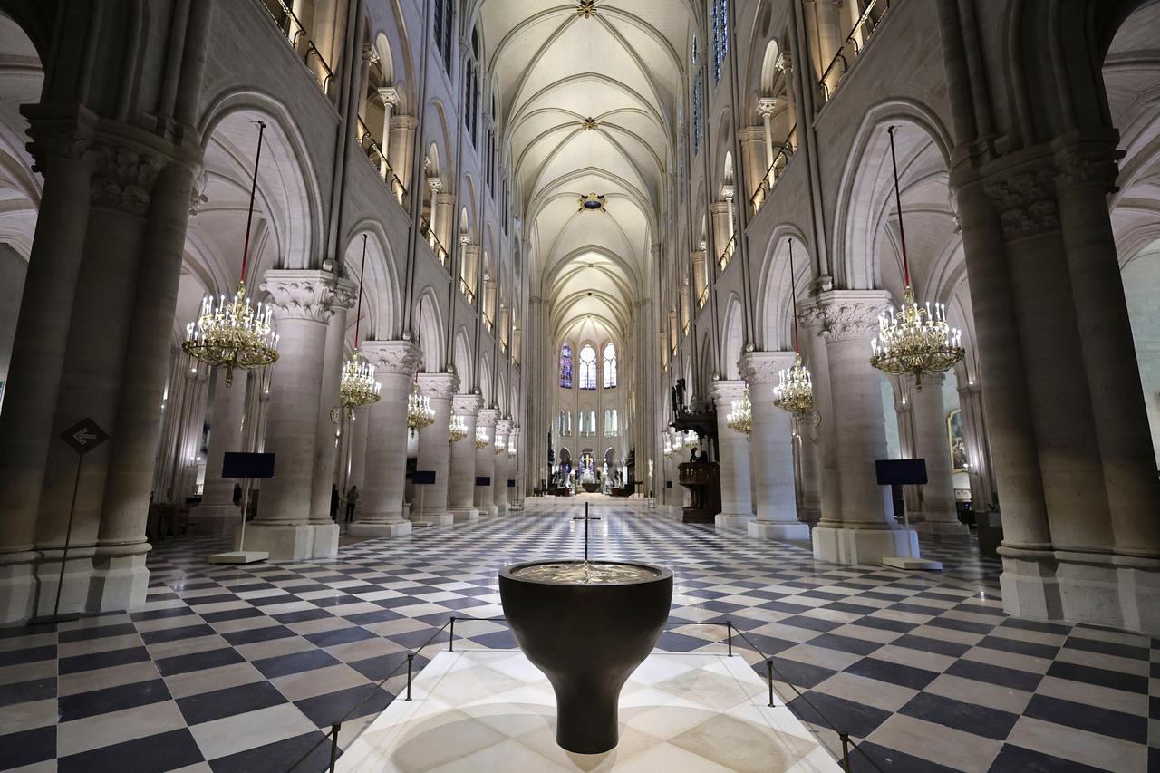 Blick in das neu gestaltete Innere von Notre-Dame.