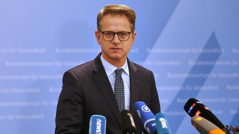 Bundesminister für Gesundheit Carsten Linnemann (CDU) gibt eine Pressekonferenz zur Neuordnung der Pflegeversicherung. 