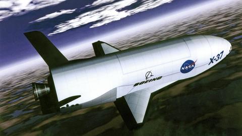 Der Mini-Shuttle X-37 im All (Illustration)