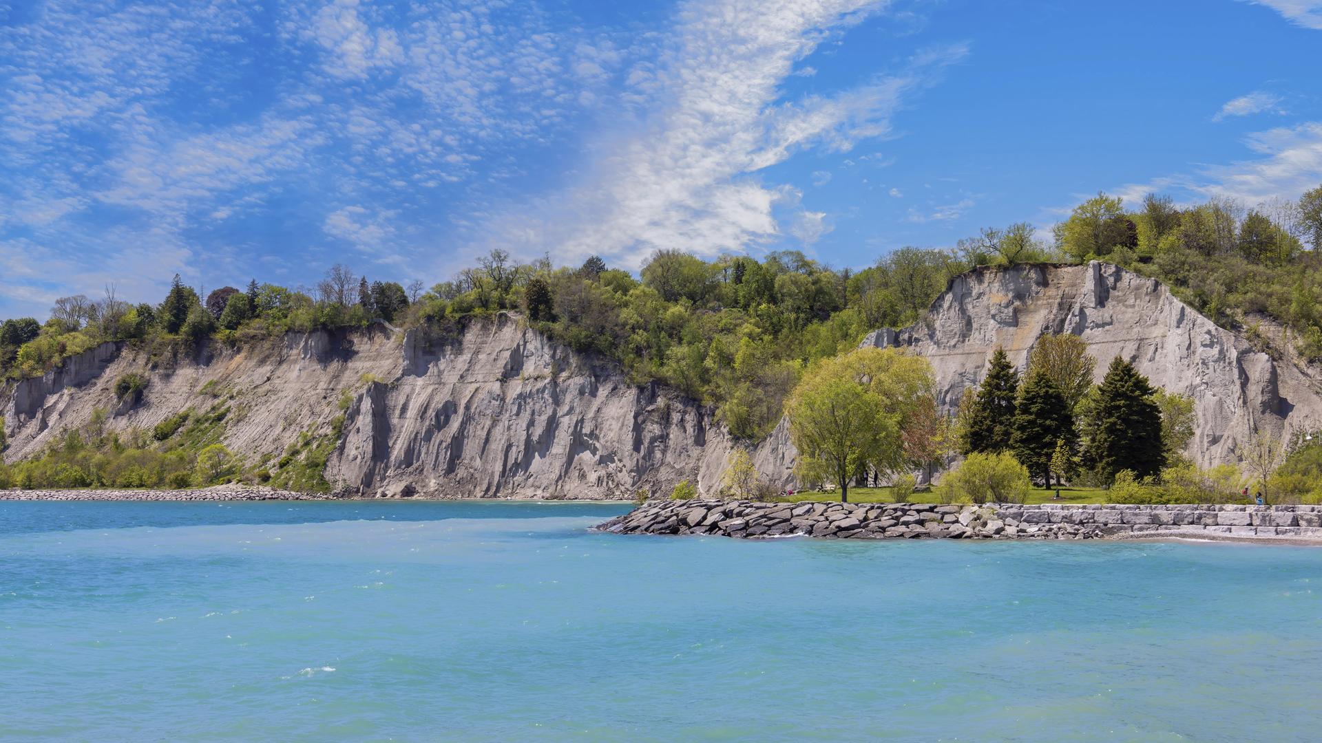 Toronto, Malerische Scarborough Bluffs mit Blick auf das Seeufer von Ontario Toronto, Malerische Scarborough Bluffs mit Blick auf das Seeufer von Ontario