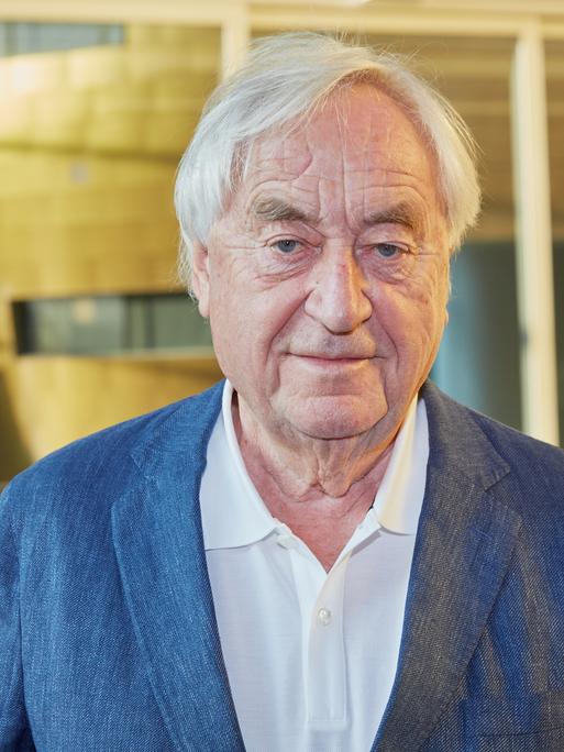 Der niederländische Schriftsteller Cees Nooteboom im Porträt.