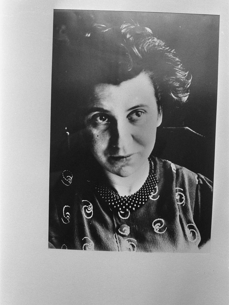 Das Bild zeigt ein Foto von Etty Hillesum