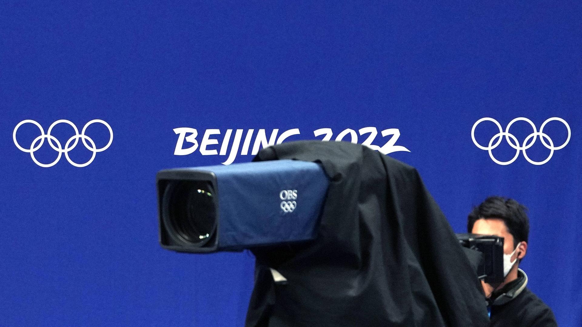 Eine TV-Kamera bei den Olympischen Winterspielen in Peking.