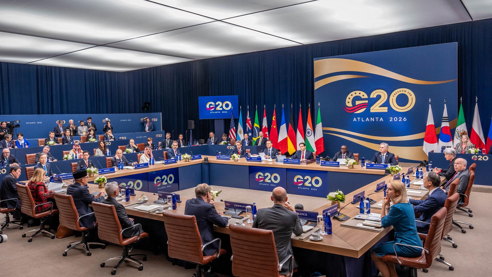 Das G20-Außenministertreffen in Georgia unter dem Vorsitz von US-Außenminister Rubio (hinten M) . Das G20-Außenministertreffen in Georgia unter dem Vorsitz von US-Außenminister Rubio (hinten M) .