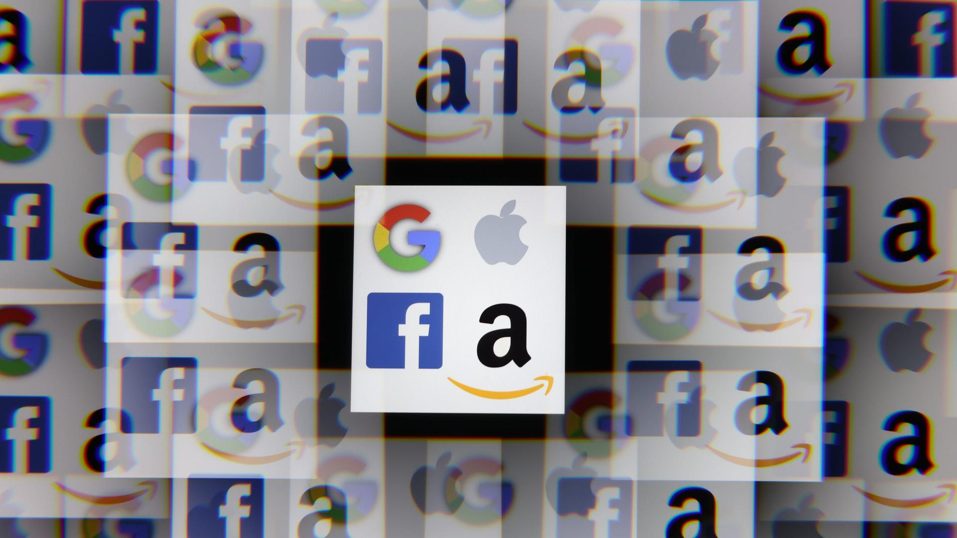 Logos von Google , Facebook, Amazon und Apple.