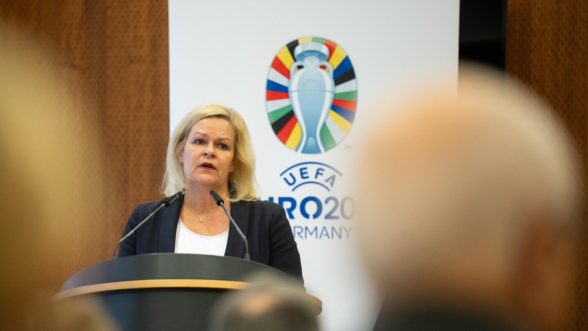 Nancy Faeser (SPD), Bundesministerin des Innern und für Heimat, spricht auf einer Veranstaltung zur Unterzeichnung einer Menschenrechtserklärung zur UEFA EURO 2024. 