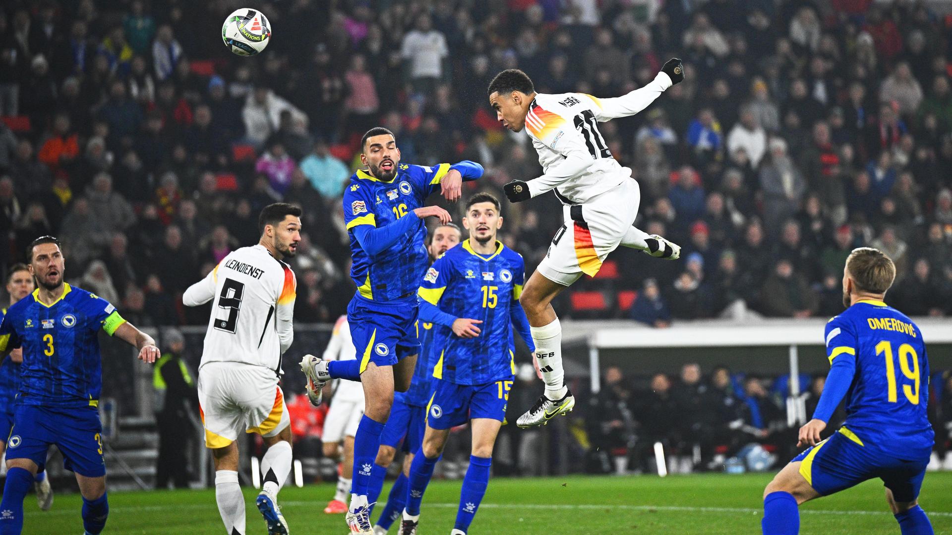 Der deutsche Stürmer Jamal Musiala erzielt im Nations-League-Spiel gegen Bosnien-Herzegowina das 1:0.