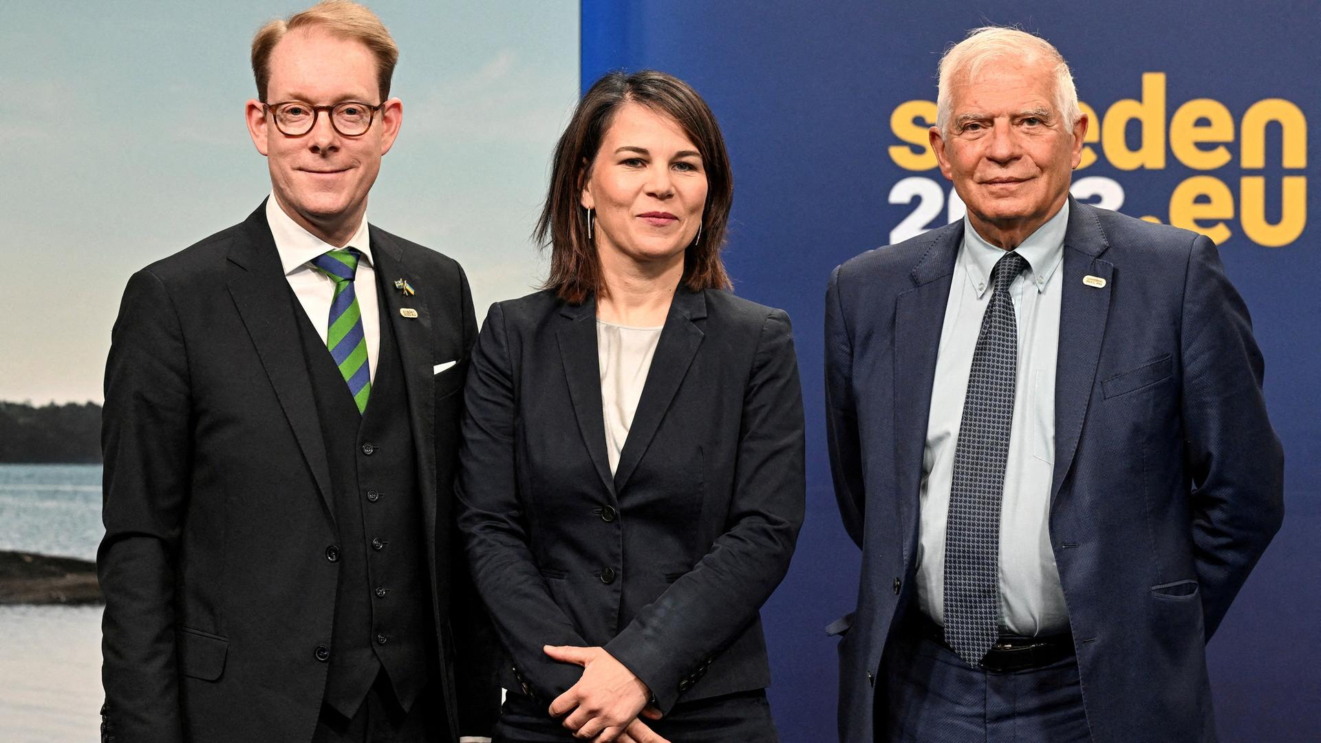 Der Hohe Vertreter der EU für Außen- und Sicherheitspolitik/Vizepräsident, Josep Borrell Fontelles, Schwedens Außenminister Tobias Billstrom und die deutsche Außenministerin Annalena Baerbock nehmen am 12. Mai an einem informellen Treffen der EU-Außenminister und -Kommissare in Stockholm teil.