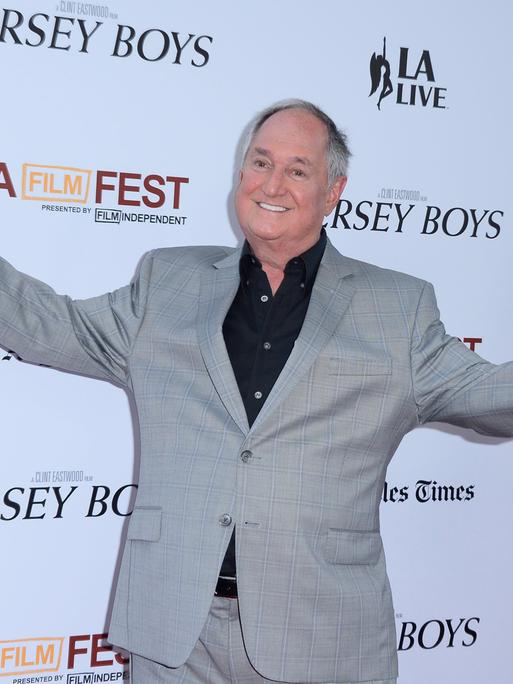 Das Foto zeigt den US-Sänger Neil Sedaka