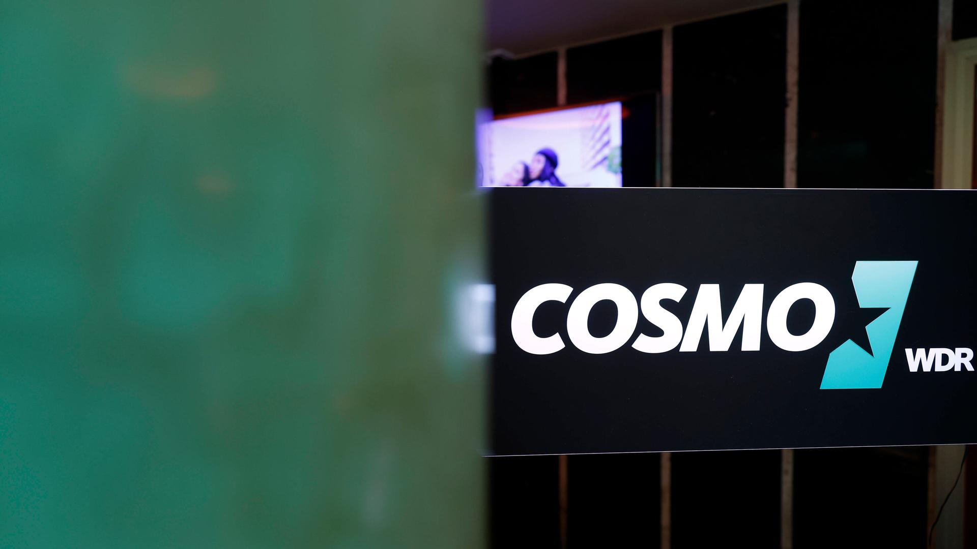 Der WDR plant sein internationales und interkulturelles Hörfunkprogramm COSMO einzustellen. Der Protest dagegen ist groß. Der WDR plant sein internationales und interkulturelles Hörfunkprogramm COSMO einzustellen. Der Protest dagegen ist groß.