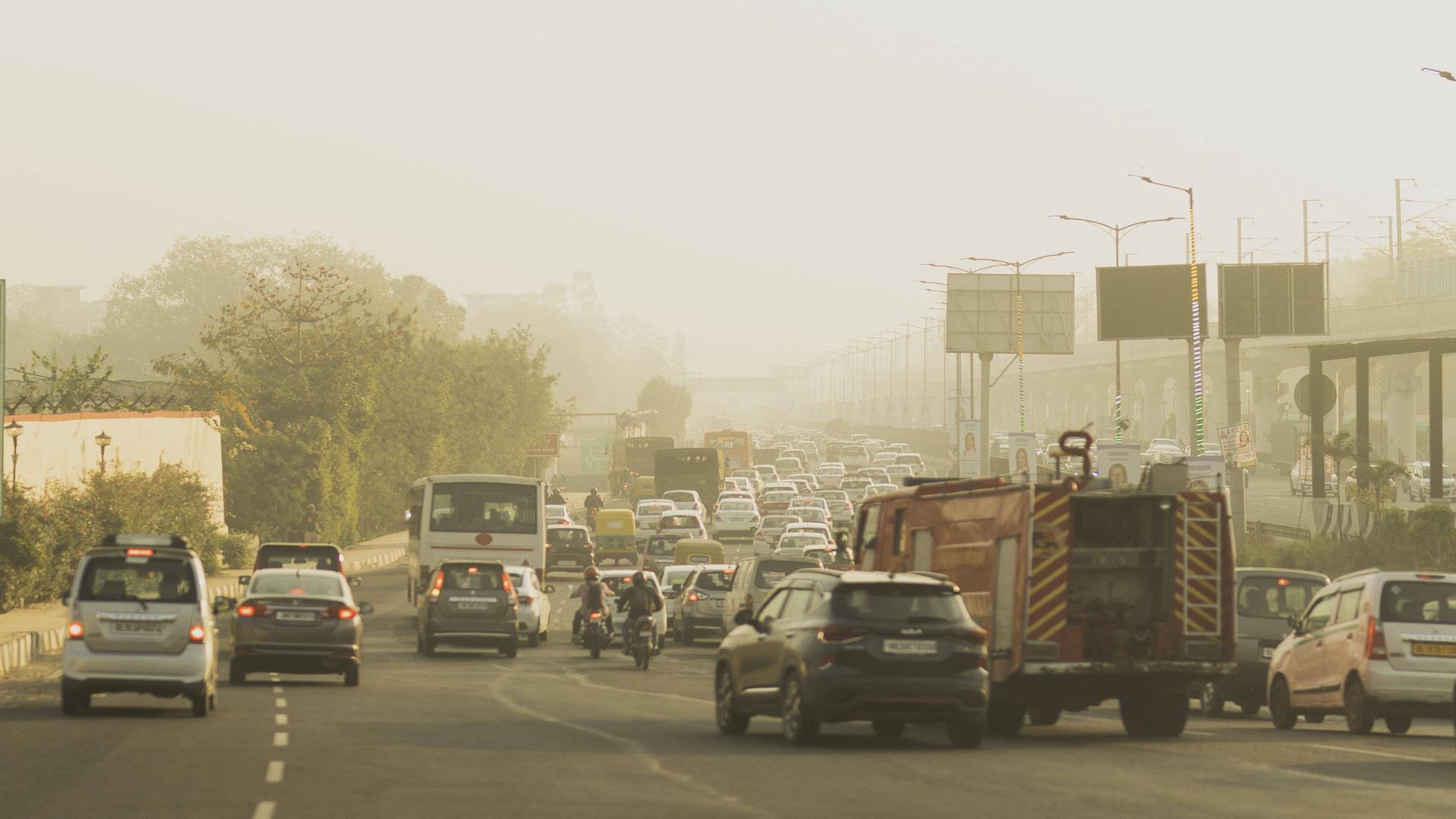 Strassenverkehr in Neu-Delhi Strassenverkehr in Neu-Delhi