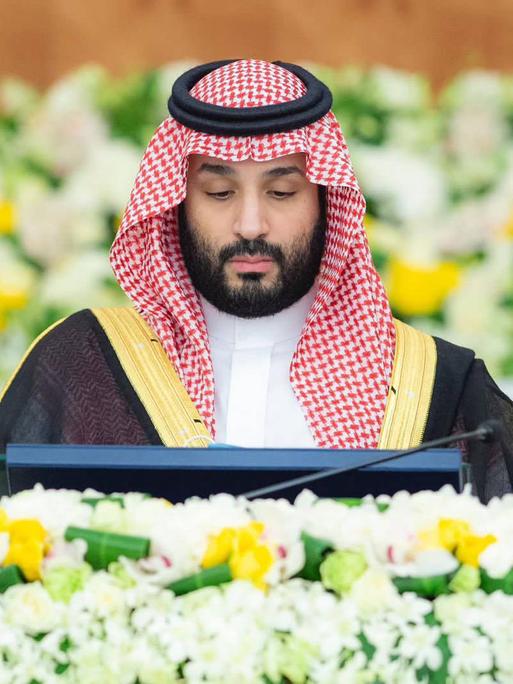 Der saudi-arabische Kronprinz Mohammed bin Salman bei der Leitung einer Kabinettssitzung in Saudi-Arabien, 2023.