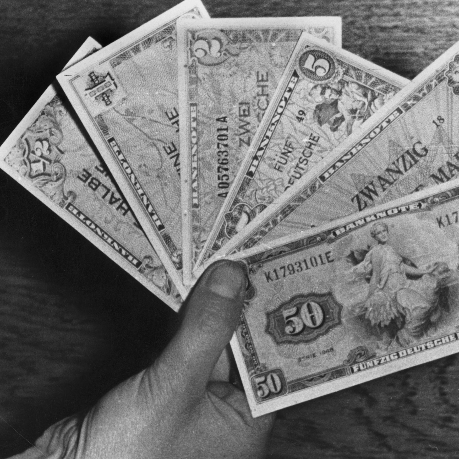 Währungsreform in Deutschland - Biete Hose gegen Küchenstuhl